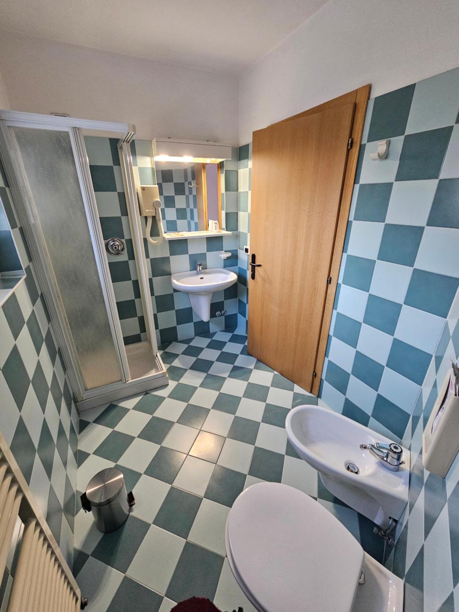 Hotel Ideal Sarche di Calavino Bagian luar foto